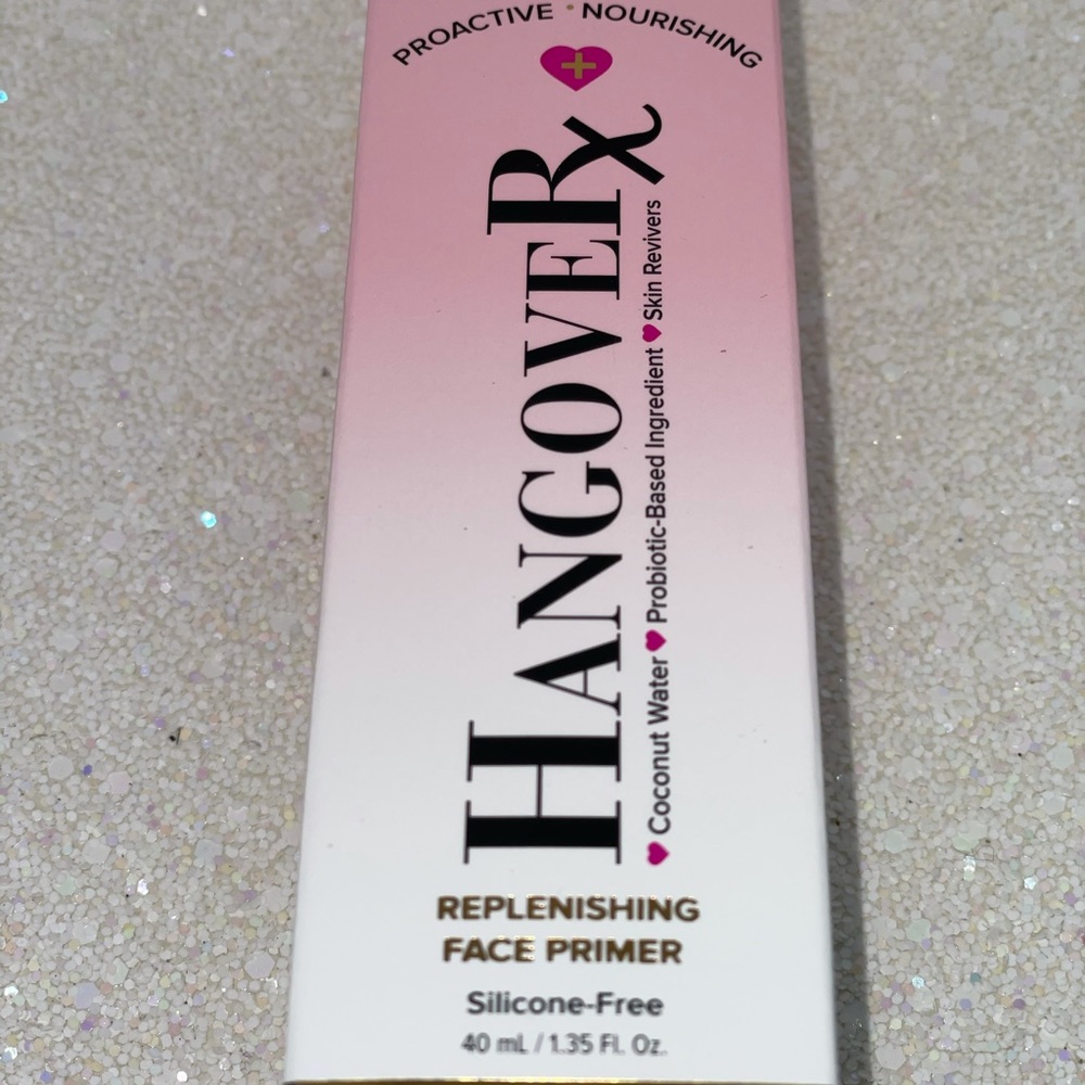 Too Faced Hangover
REPLENISHING DEWY FINISH PRIMER